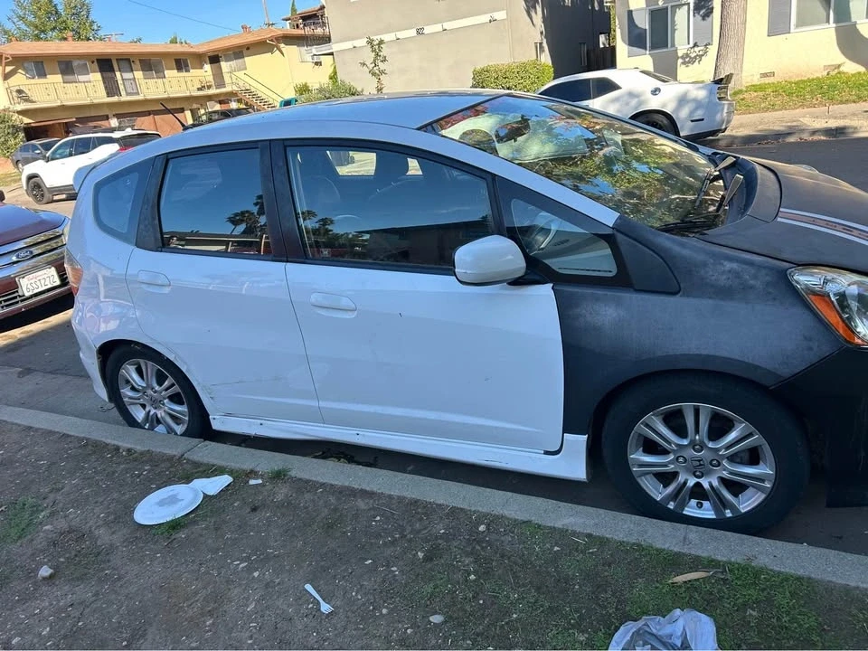 2011 Honda Fit - Image 5 of 10