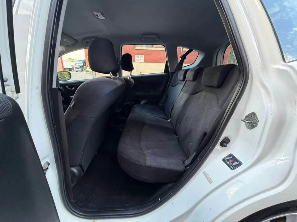 2011 Honda Fit - Image 10 of 10