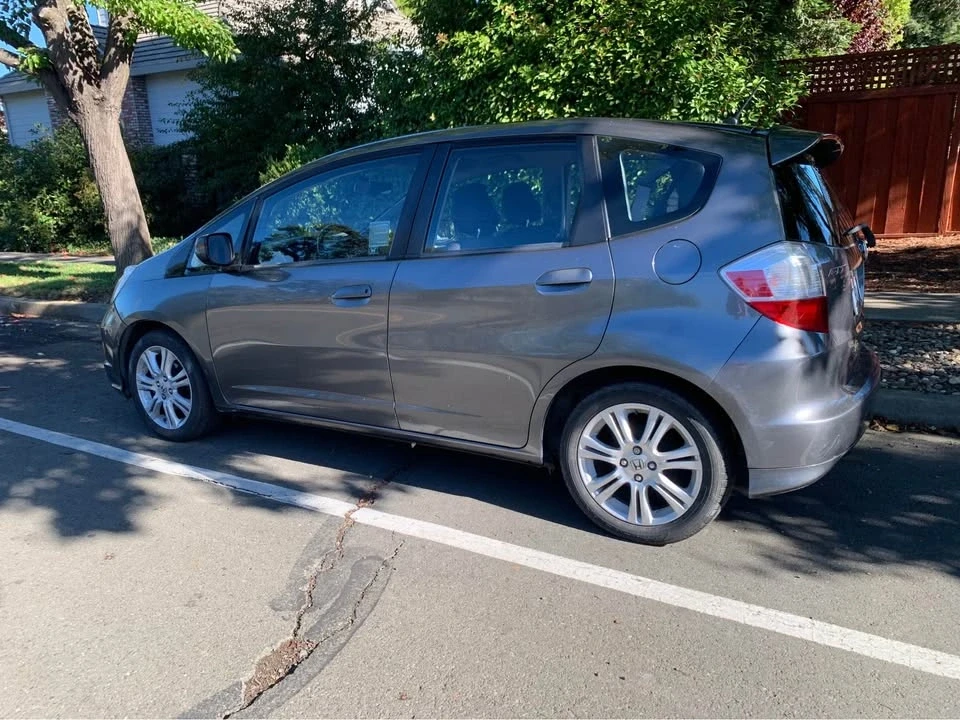 2011 Honda Fit - Image 3 of 10