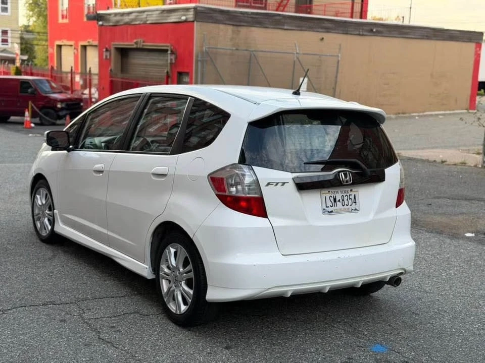 2011 Honda Fit - Image 9 of 10