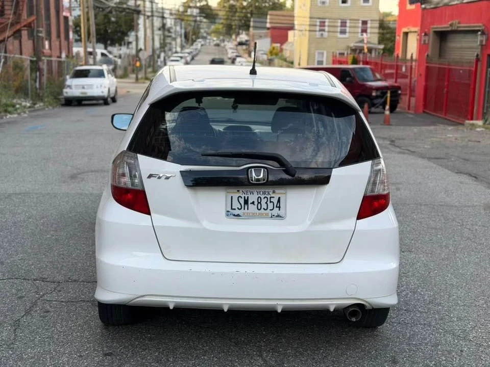 2011 Honda Fit - Image 4 of 10
