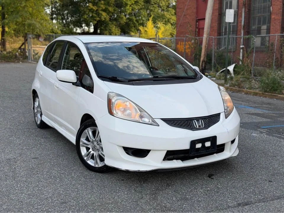 2011 Honda Fit - Image 2 of 10