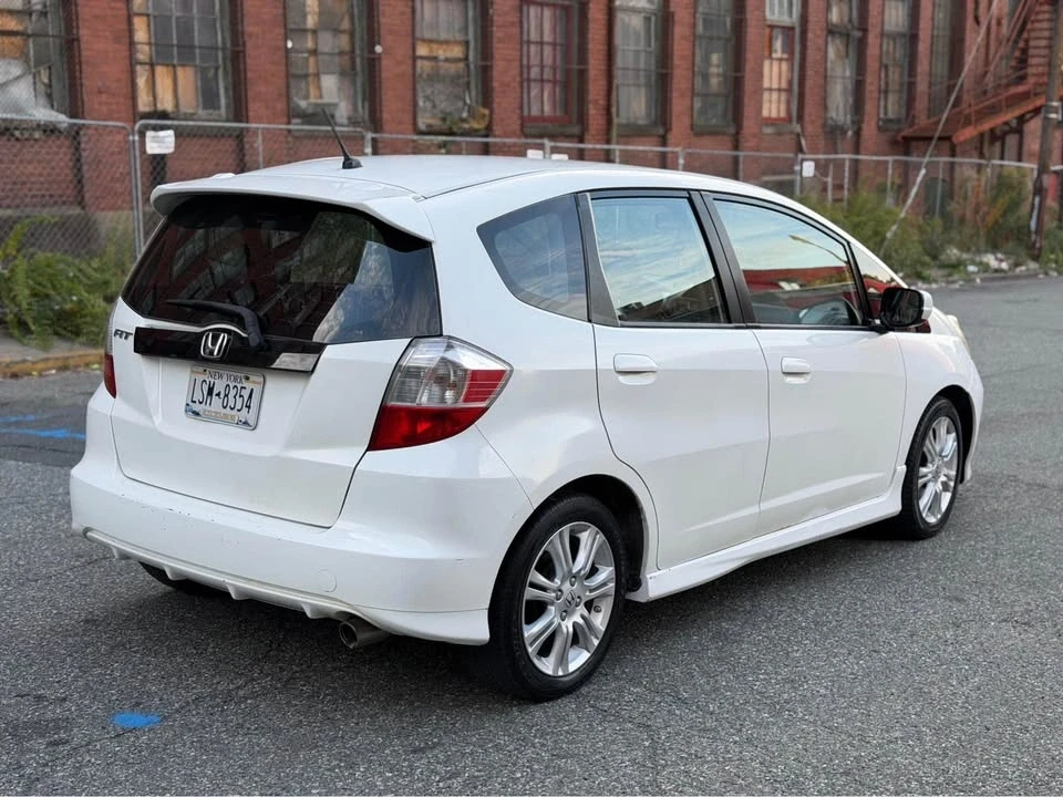 2011 Honda Fit - Image 5 of 10