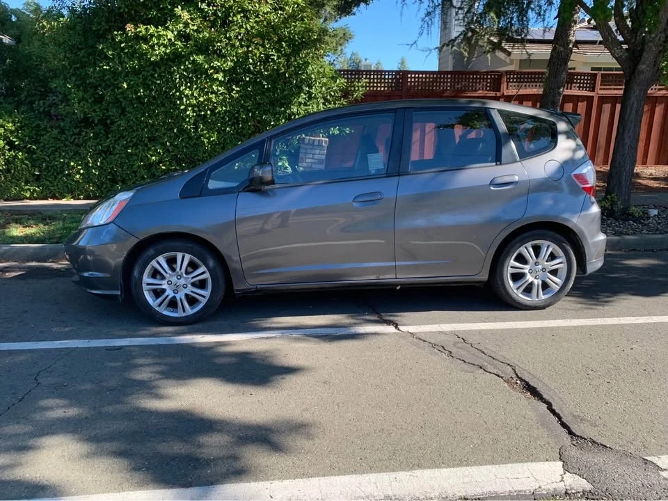 2011 Honda Fit - Image 2 of 10