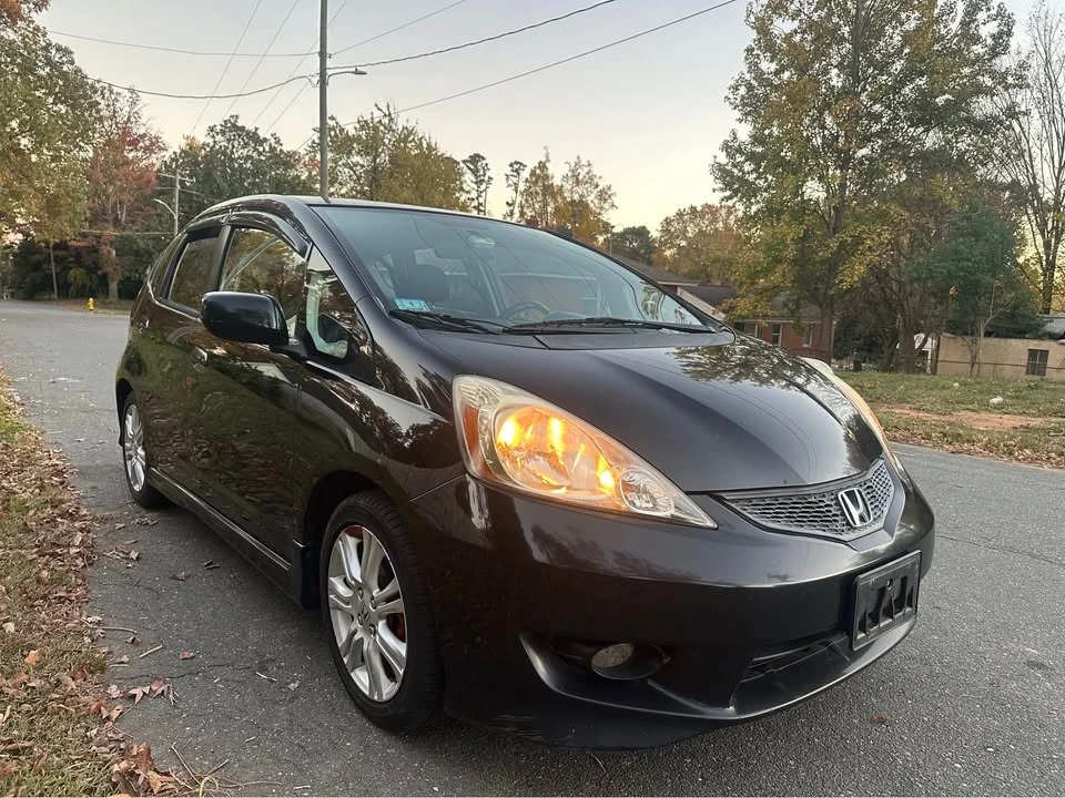 2011 Honda Fit - Image 2 of 9