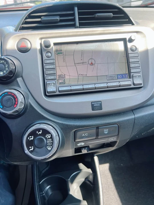 2011 Honda Fit - Image 11 of 12