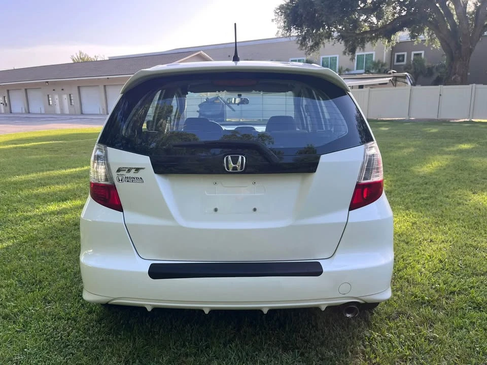 2011 Honda Fit - Image 5 of 10
