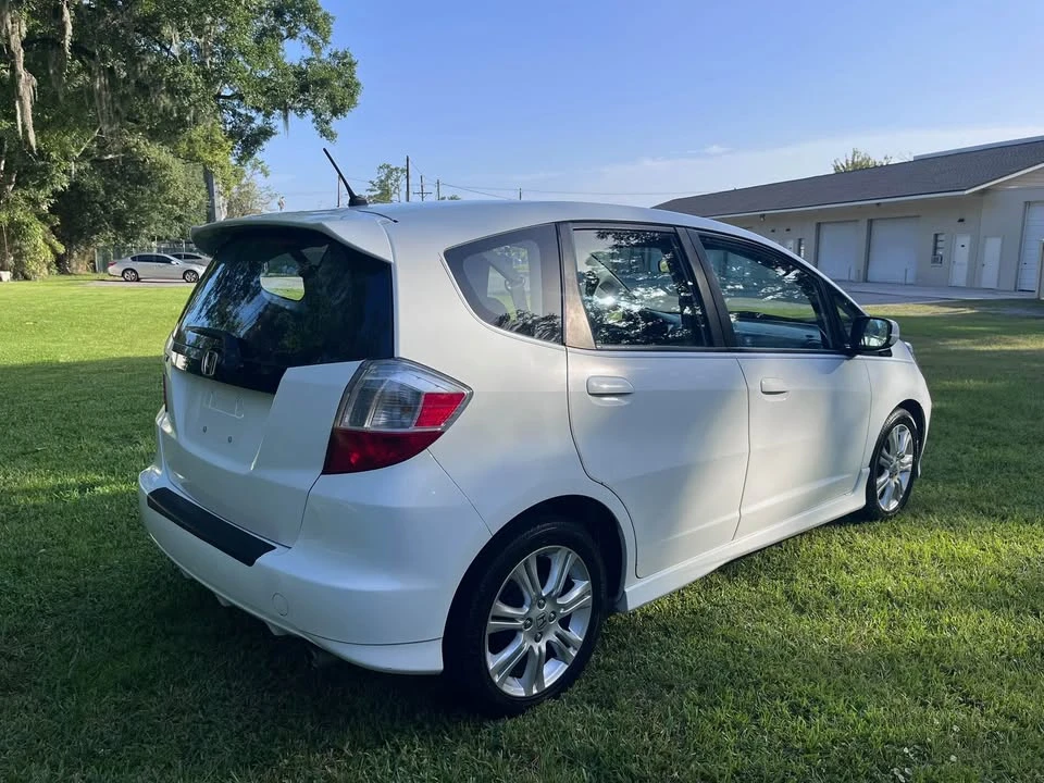 2011 Honda Fit - Image 3 of 10