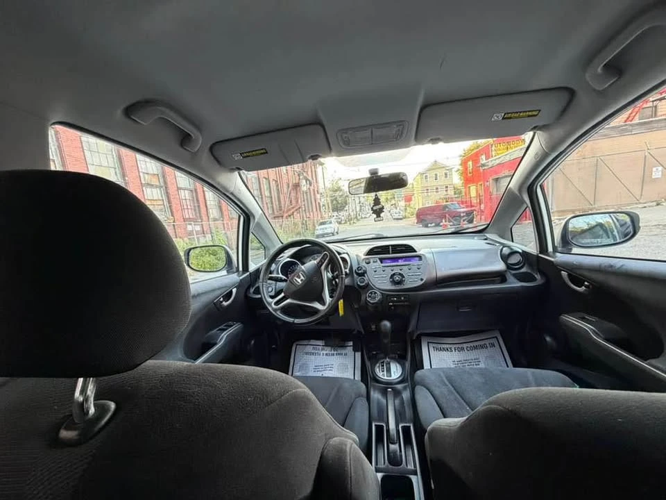 2011 Honda Fit - Image 8 of 11