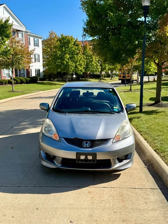 2011 Honda Fit - Image 2 of 8