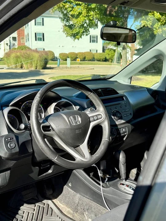 2011 Honda Fit - Image 6 of 8