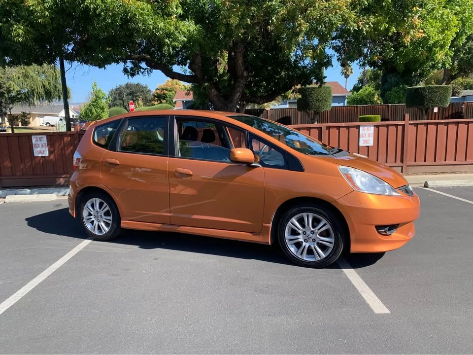 2011 Honda Fit - Image 2 of 8