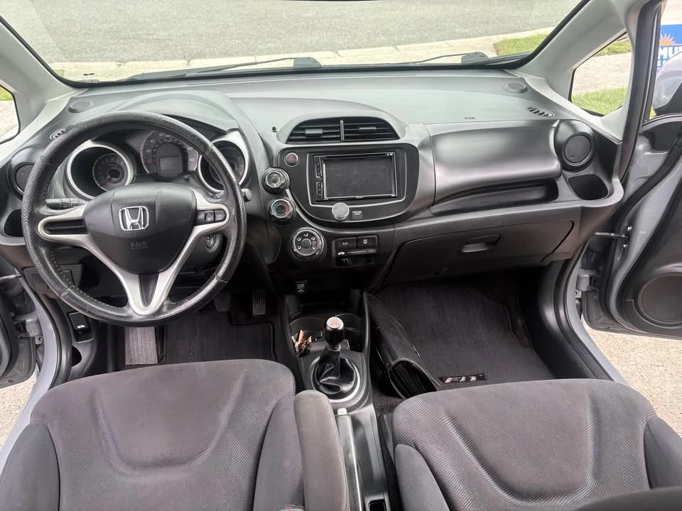 2011 Honda Fit - Image 17 of 20
