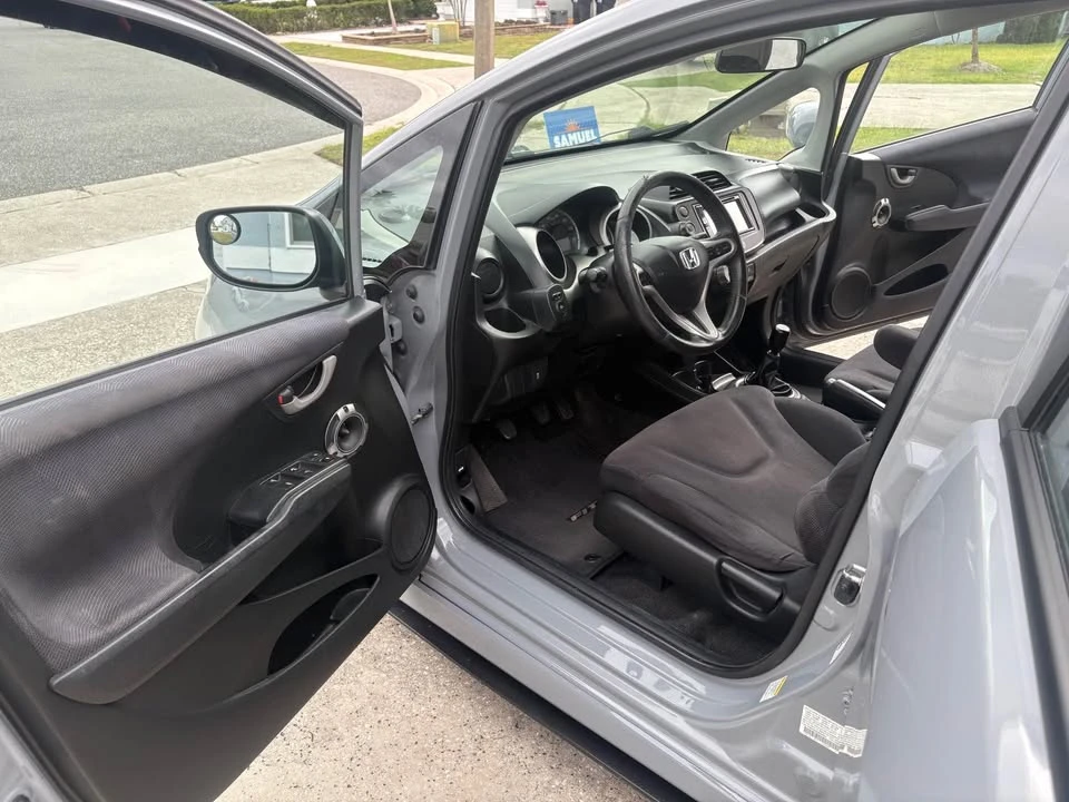 2011 Honda Fit - Image 13 of 20