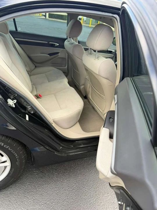 2011 Honda Civic 8th Gen - Image 15 of 19