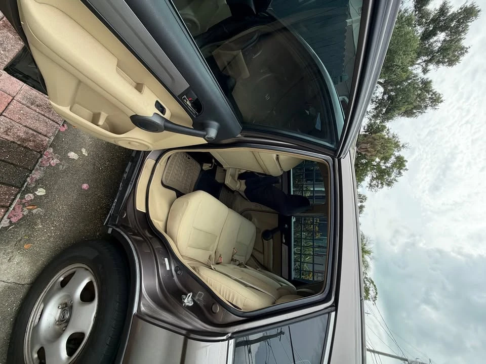 2011 Honda CR-V 3rd Gen - Image 6 of 8