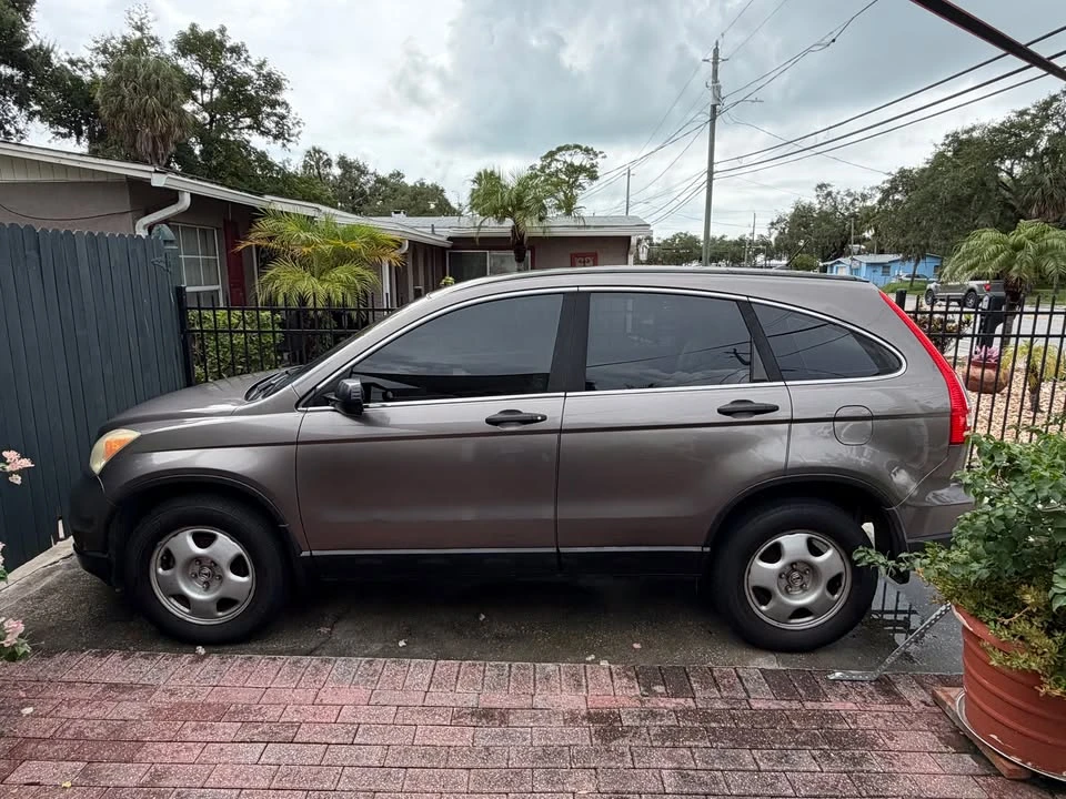 2011 Honda CR-V 3rd Gen - Image 3 of 8