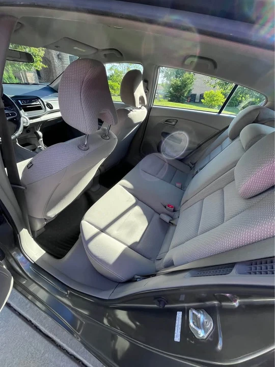 2011 Honda Insight 2nd Gen - Image 6 of 14