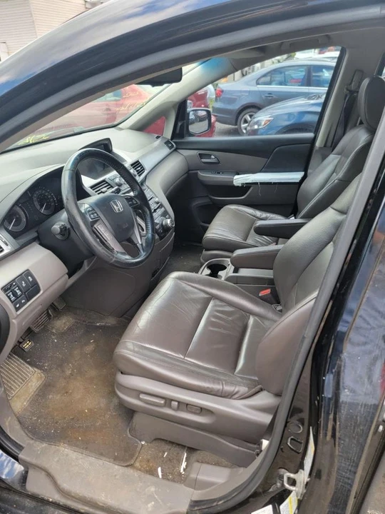 2011 Honda Odyssey - Image 11 of 14