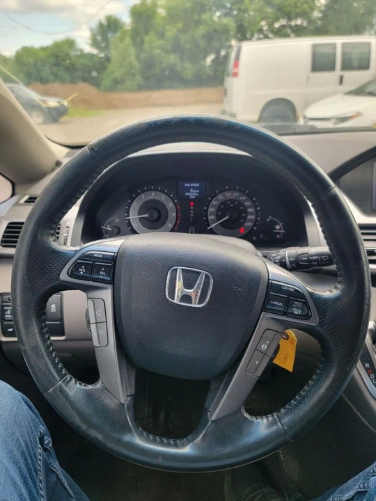2011 Honda Odyssey - Image 13 of 14