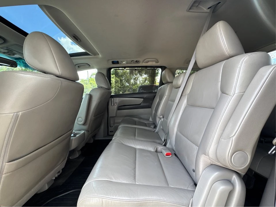 2011 Honda Odyssey - Image 10 of 20