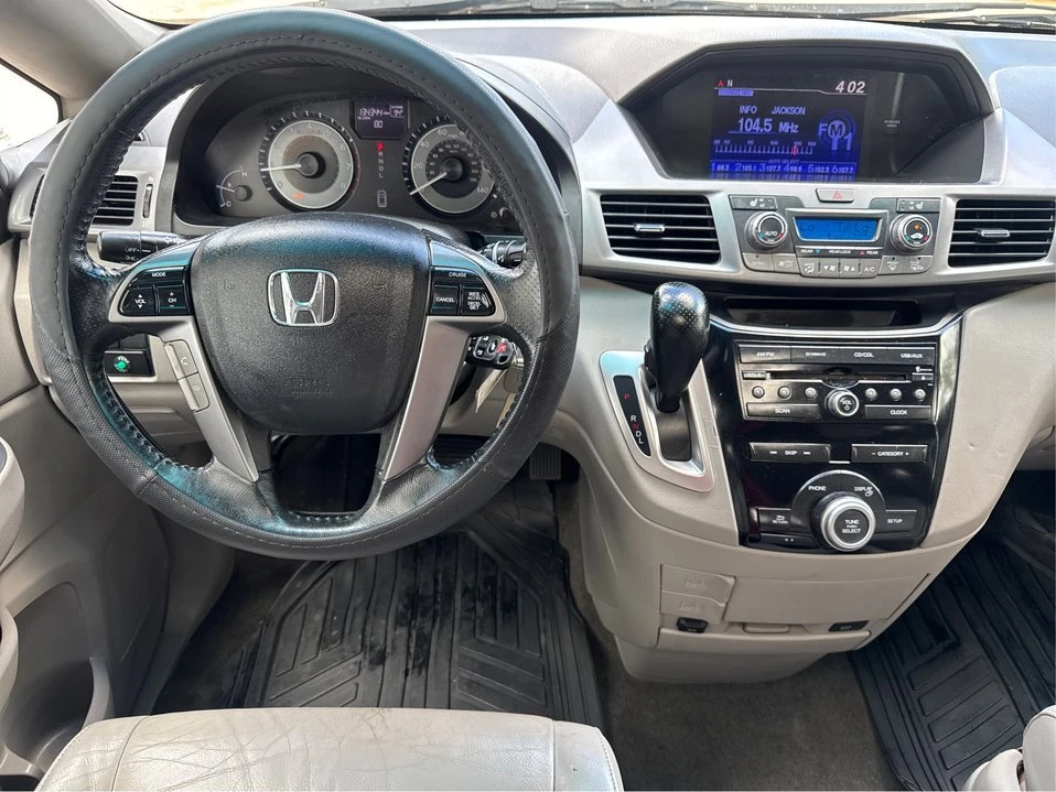 2011 Honda Odyssey - Image 14 of 20
