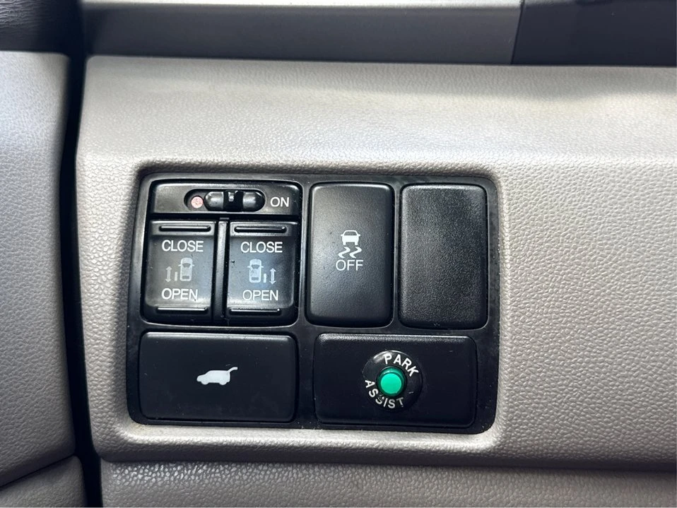 2011 Honda Odyssey - Image 18 of 20
