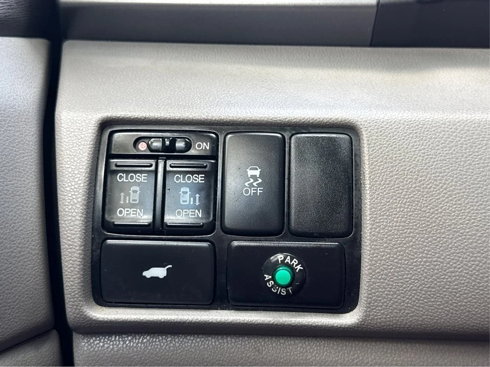 2011 Honda Odyssey - Image 18 of 20