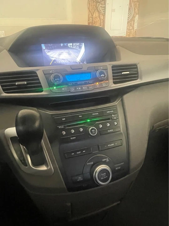 2011 Honda Odyssey - Image 12 of 15
