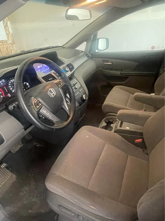 2011 Honda Odyssey - Image 6 of 15
