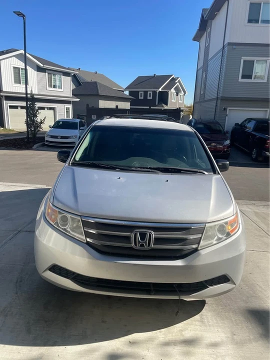 2011 Honda Odyssey - Image 2 of 15
