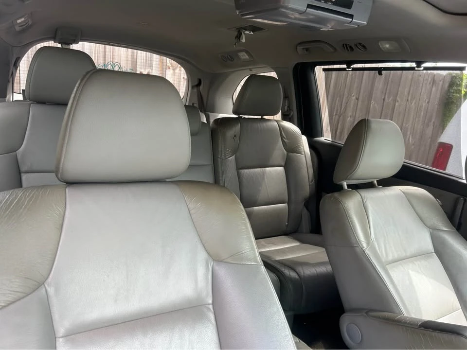 2011 Honda Odyssey - Image 10 of 11