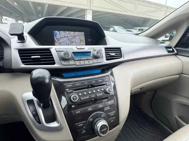 2011 Honda Odyssey - Image 11 of 20