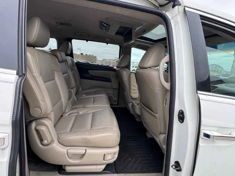 2011 Honda Odyssey - Image 19 of 20