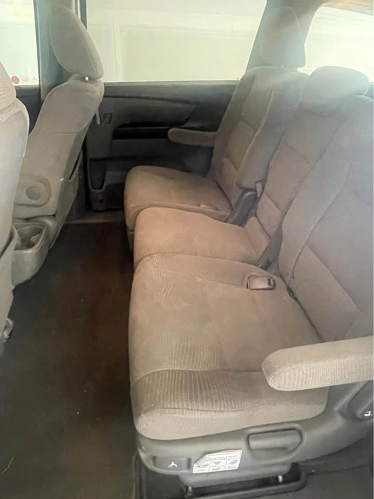 2011 Honda Odyssey - Image 13 of 15