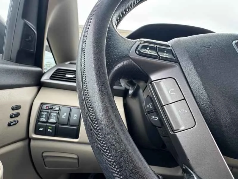 2011 Honda Odyssey - Image 14 of 20