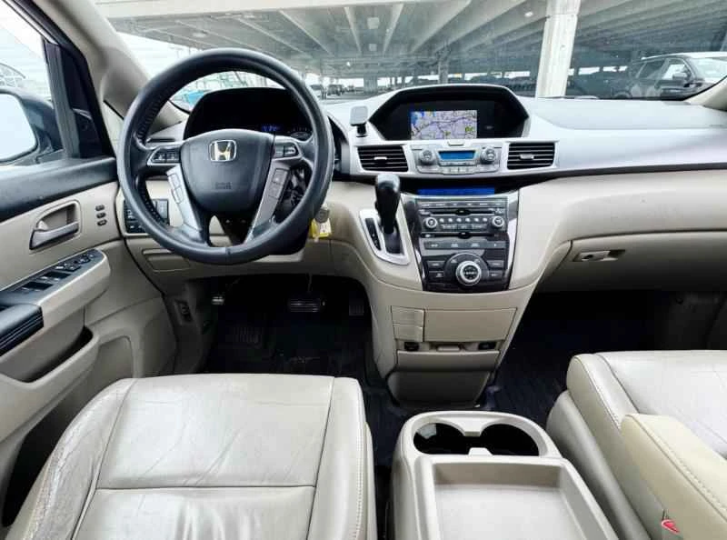 2011 Honda Odyssey - Image 15 of 20