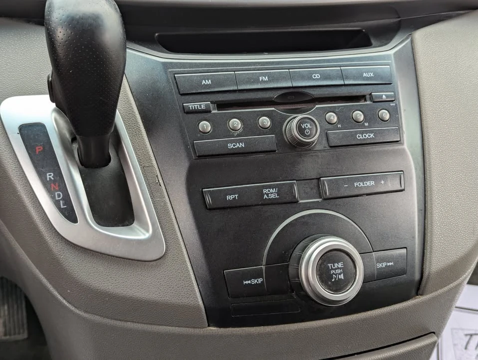 2011 Honda Odyssey - Image 13 of 17