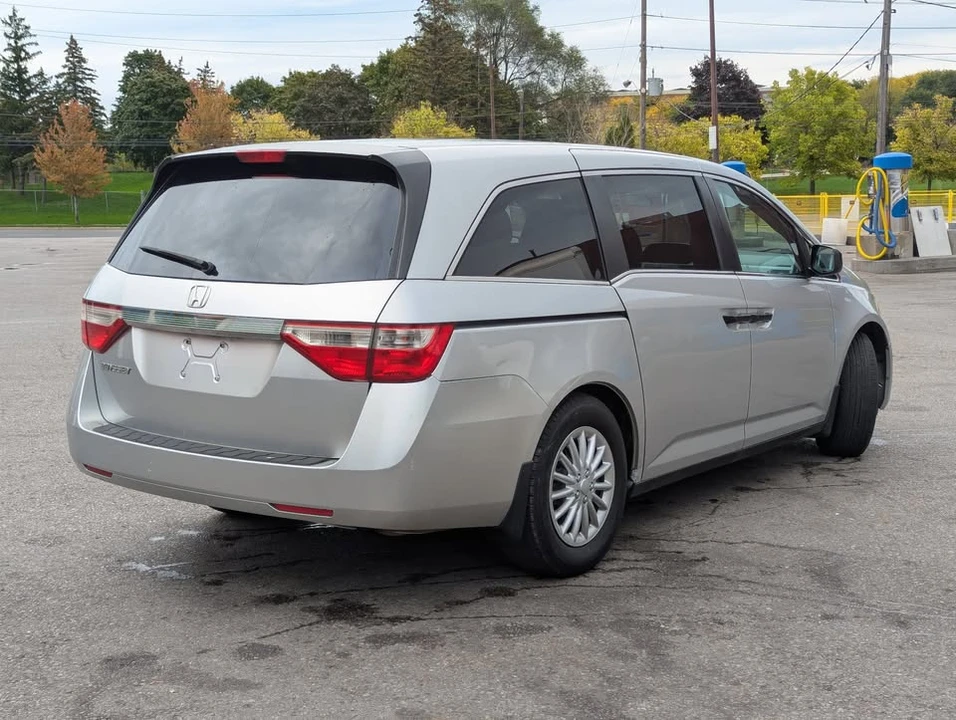 2011 Honda Odyssey - Image 4 of 17