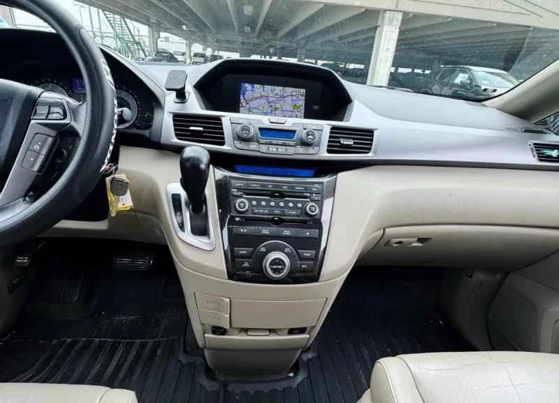 2011 Honda Odyssey - Image 16 of 20