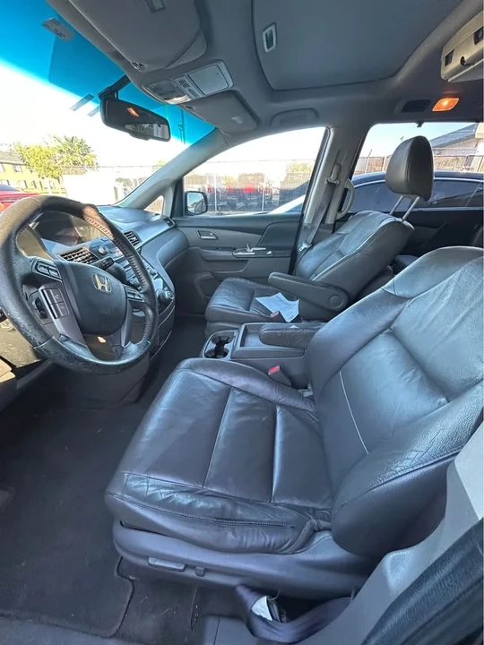 2011 Honda Odyssey - Image 3 of 5