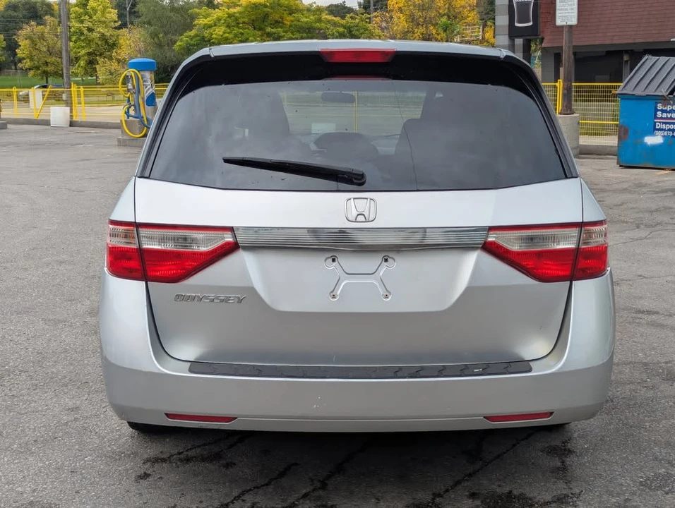 2011 Honda Odyssey - Image 3 of 17