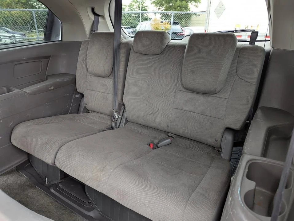 2011 Honda Odyssey - Image 8 of 17