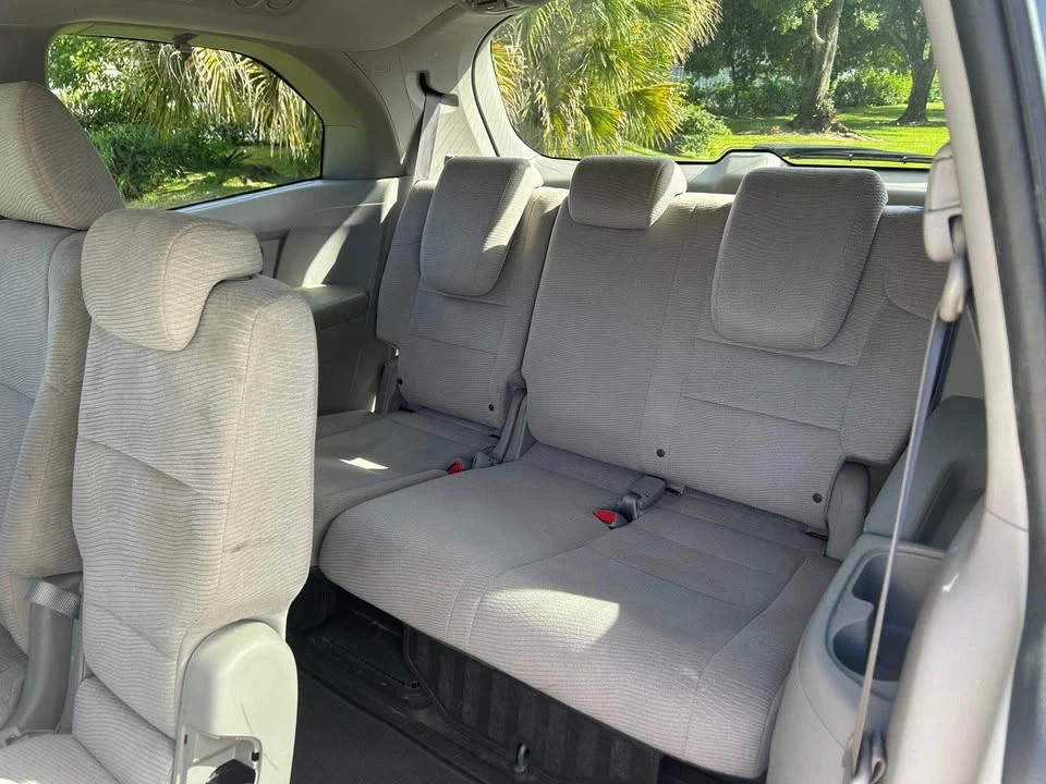 2011 Honda Odyssey - Image 7 of 7