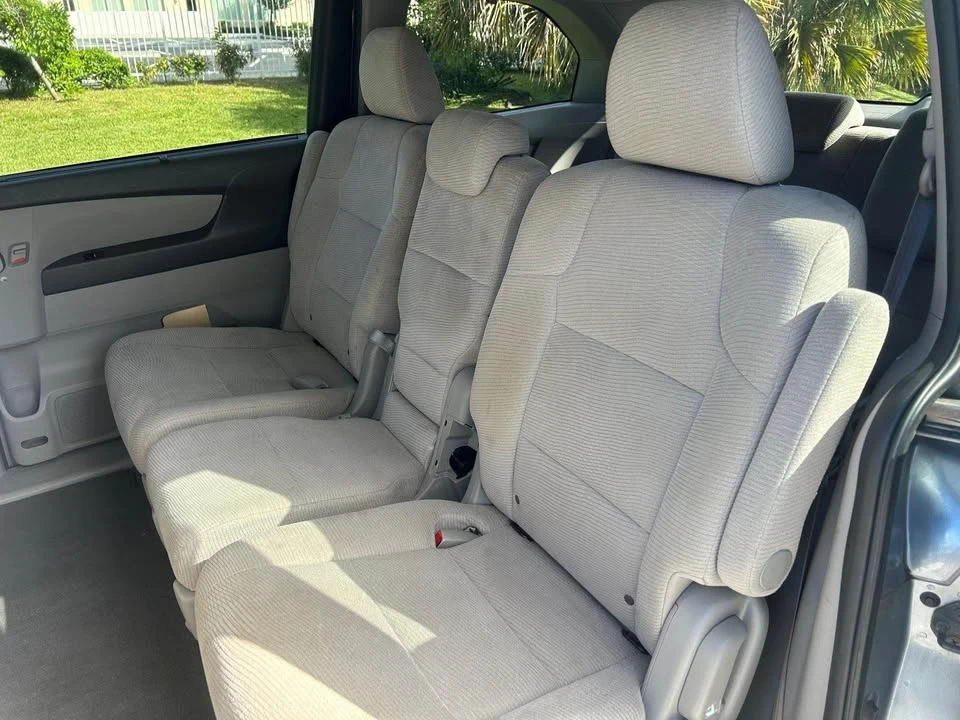 2011 Honda Odyssey - Image 6 of 7