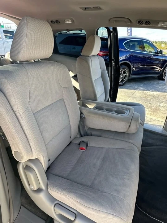 2011 Honda Odyssey - Image 9 of 19