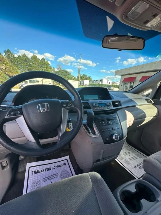 2011 Honda Odyssey - Image 11 of 19