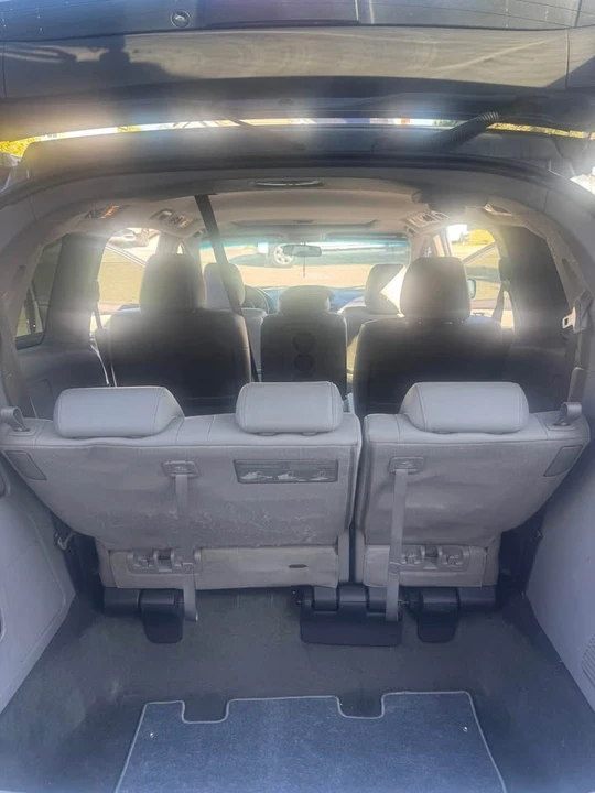 2011 Honda Odyssey - Image 10 of 10