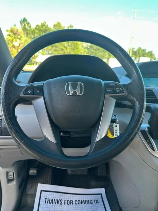 2011 Honda Odyssey - Image 14 of 19