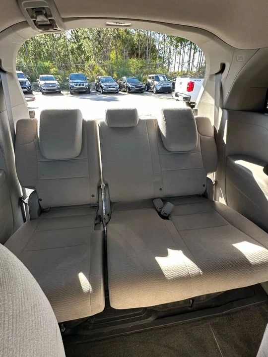 2011 Honda Odyssey - Image 18 of 19